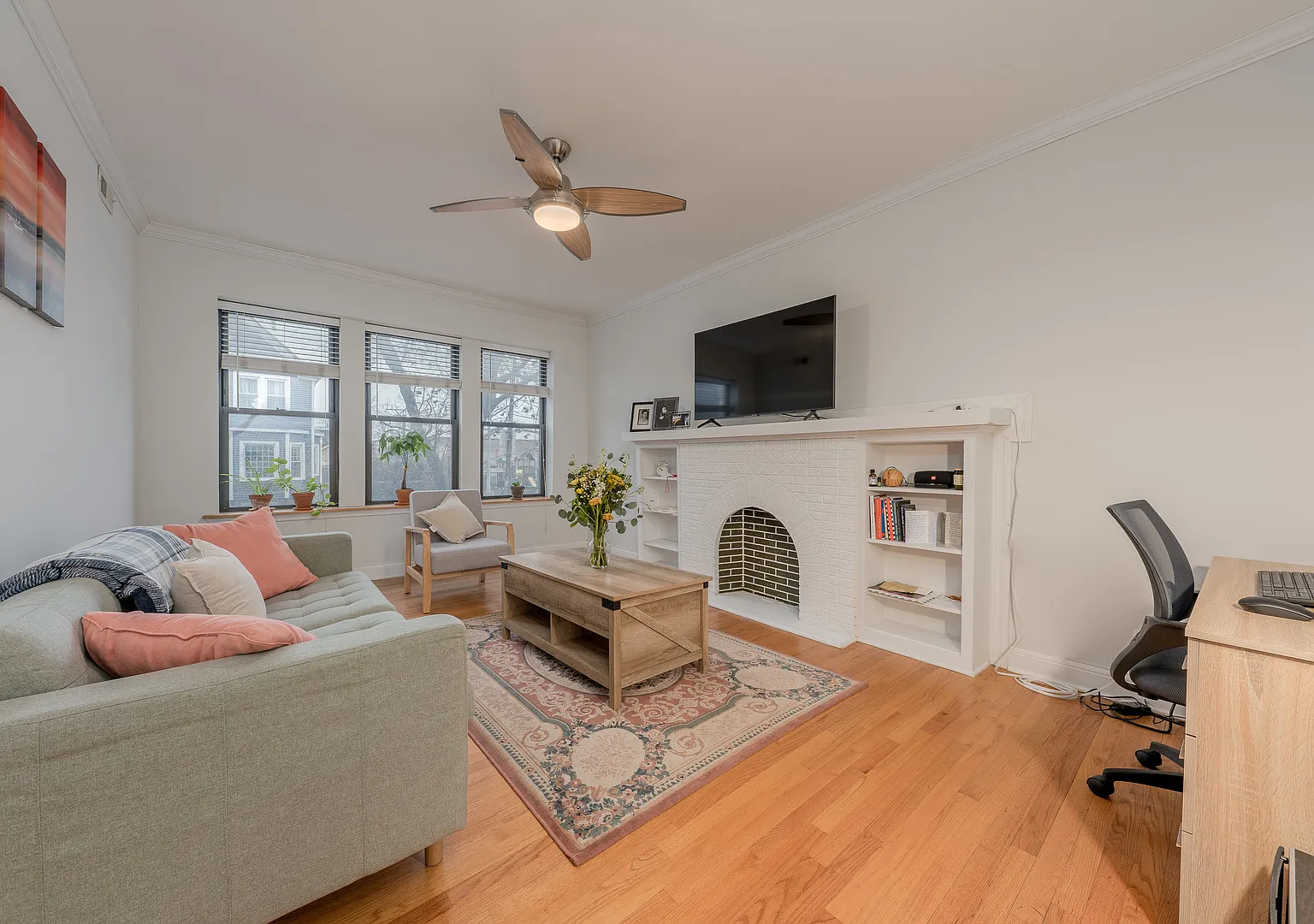 1 bed, 810 sqft, $2,000 — Photo 2