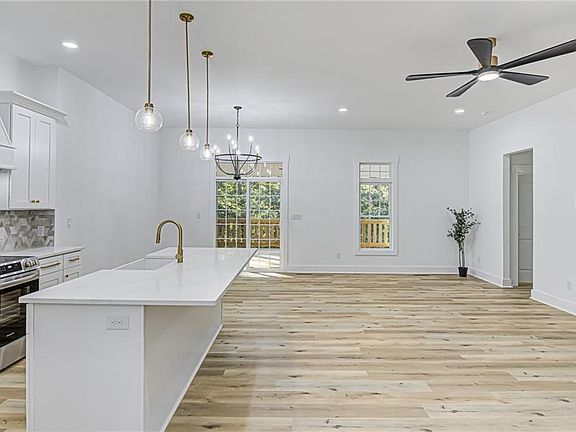 4th image of 803 Lynnhaven Park Dr