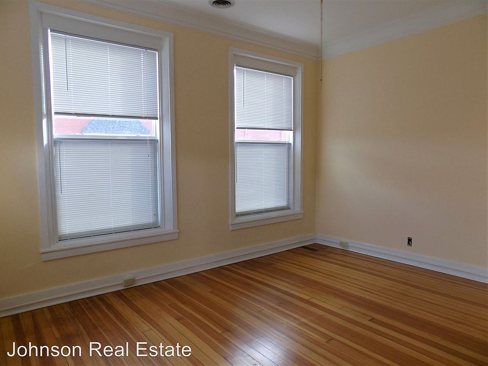 100 1/2 North Main St Apartments Fairfield, IA Zillow