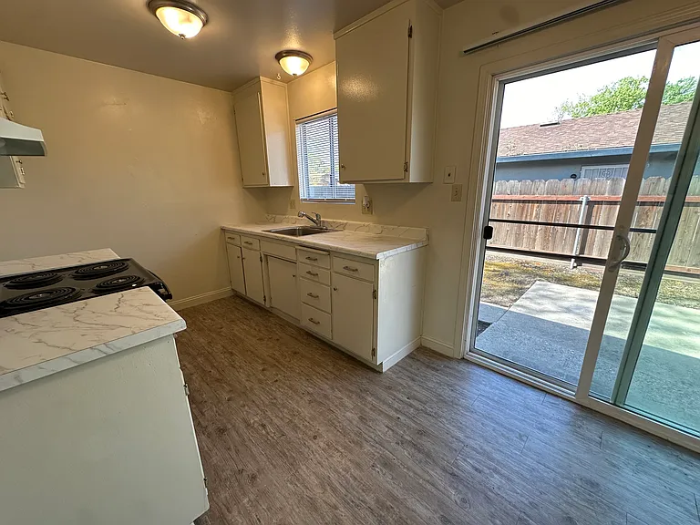 114 Erma Ave — Photo 2