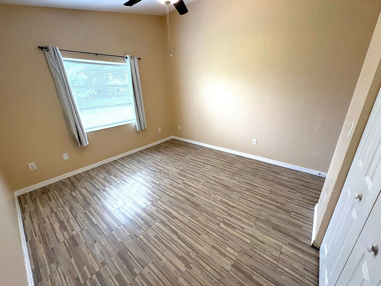 1 bed, 1.0 bath, 250 sqft, $750 — Photo 1