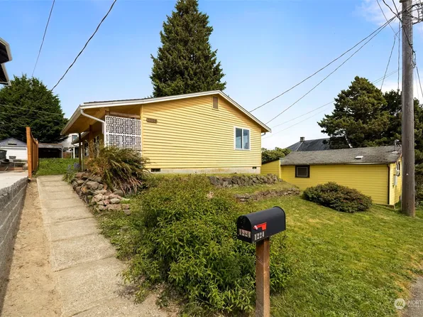1224 4th Street, Bremerton, WA 98337