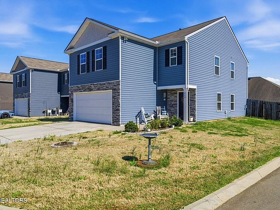 2nd image of 889 Old Towne Loop Dr