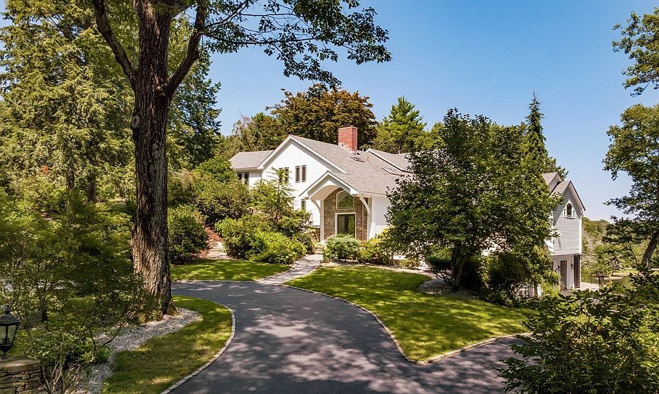 1st image of 100 Westcliff Rd