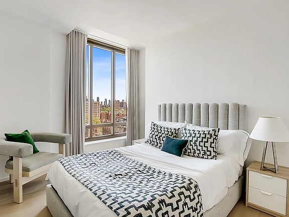 5th image of 196 Orchard St APT 10C