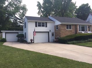 63 E Lincoln Ave, Hartford, WI 53027
