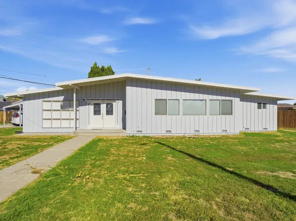 2240 Olive Street, Selma, CA 93662