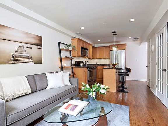5th image of 924 N Wolcott Ave APT G
