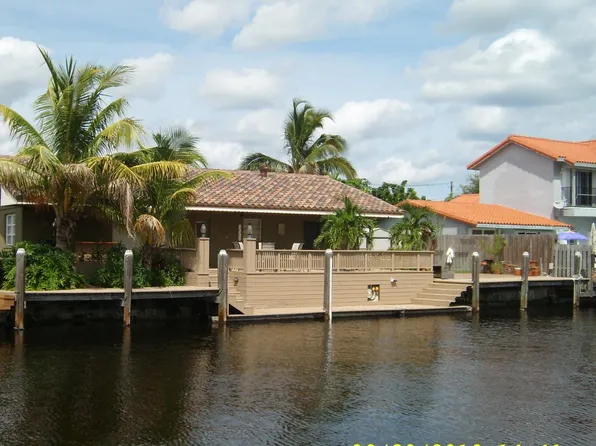 2242 SE 10th St, Pompano Beach, FL 33062