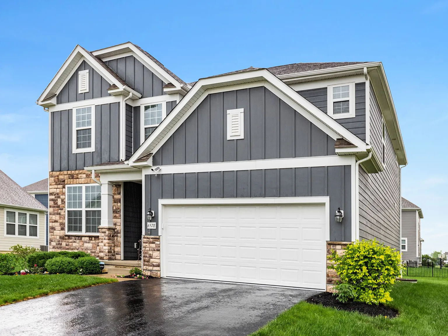 4 bed, 3.5 bath, 4120 sqft, $3,799 — Photo 4