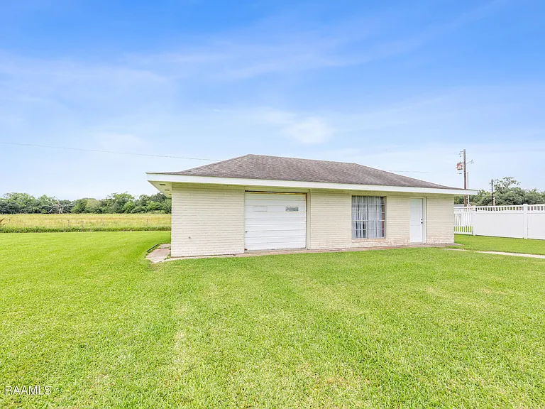 2508 Ferris Rd — Photo 31