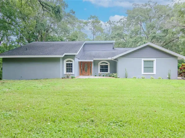 2202 Andre Dr, Lutz, FL 33549