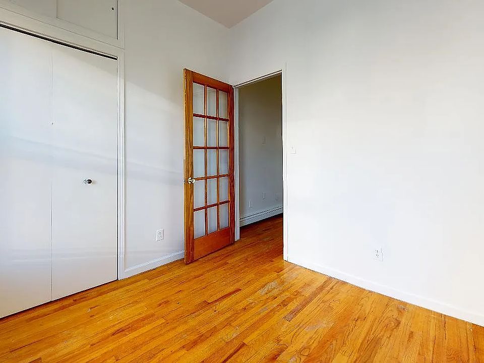 2nd image of 153 Avenue C APT 4RS