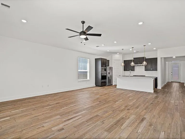 9704 Boathouse Dr — Photo 7
