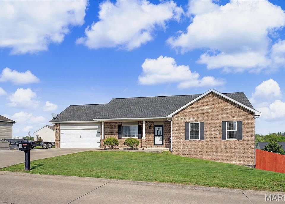 1st image of 233 Oak Meadow Dr