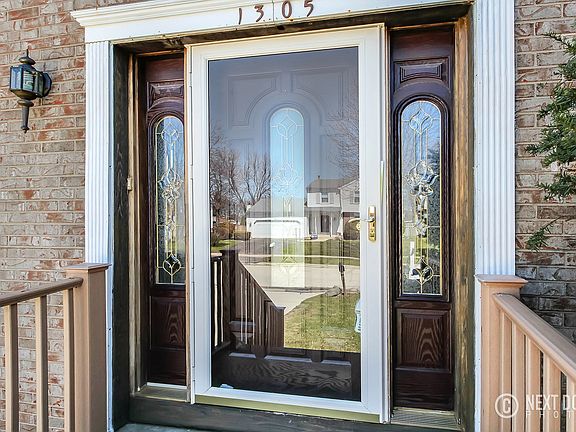 4th image of 1305 Chatham Ln
