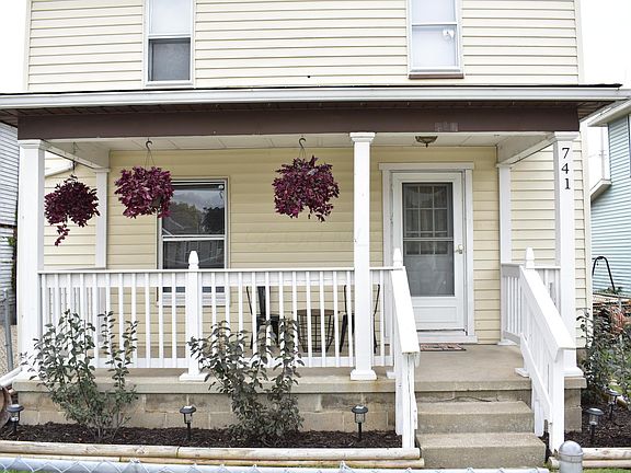 3rd image of 741 Russell Ave