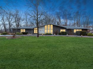 480 Greenbriar Dr, Crete, IL 60417