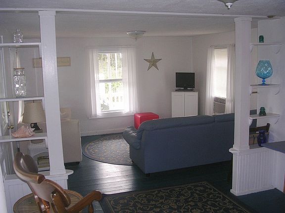 3rd image of 18 Atlantic Ave
