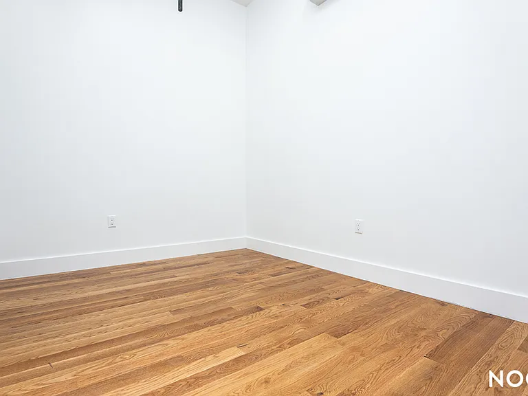 589 Knickerbocker Ave #1B — Photo 5