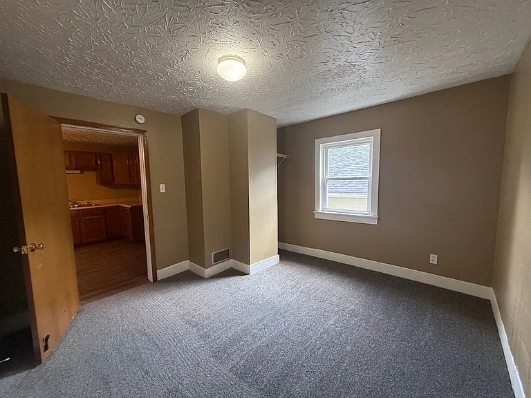 1617 Shirley Ave — Photo 9