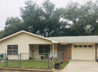 201 N Clark St, Comanche, TX 76442