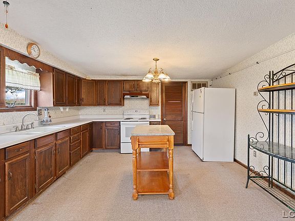 4th image of 8720 Sharon Hollow Rd