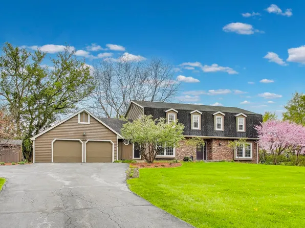 705 Skye Ln, Inverness, IL 60010