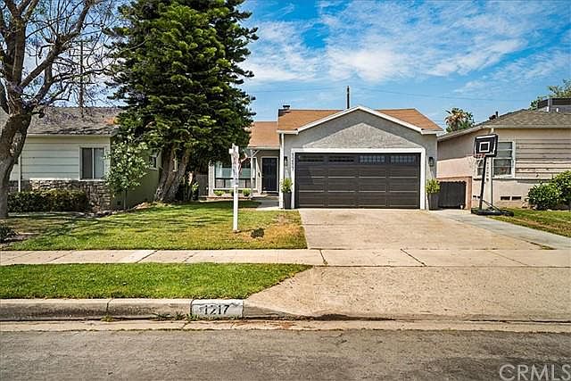 1st image of 1217 N California St