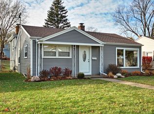 926 N Douglas Ave, Arlington Heights, IL 60004