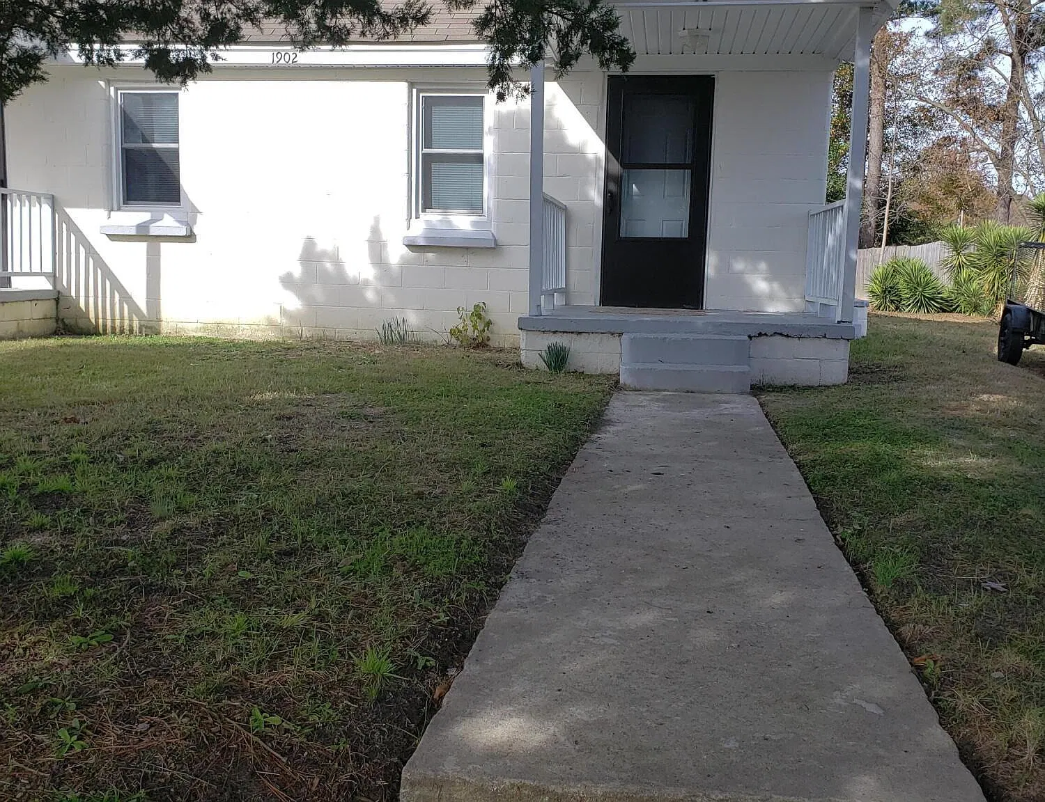 2 bed, 1.0 bath, $850 — Photo 2
