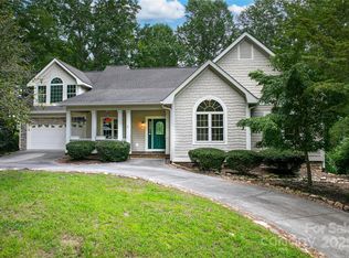 16 Uloque Ct, Brevard, NC 28712