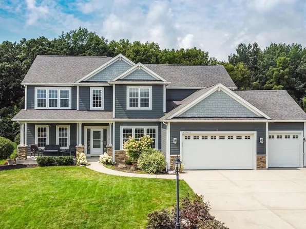 W229N4375 Baker COURT, Pewaukee, WI 53072