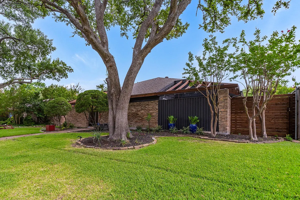 Building Photo - 6009 Spring Flower Trl