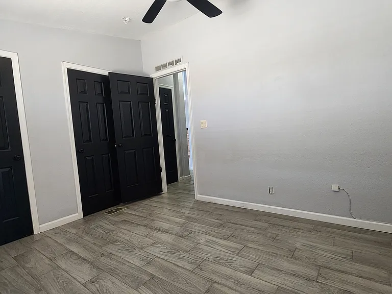 9647 S 30th Dr — Photo 12