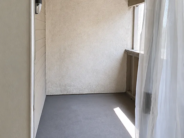 1270 Cabrillo Park Dr #B — Photo 15