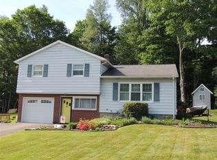 212 Ridgefield Rd, Endicott, NY 13760