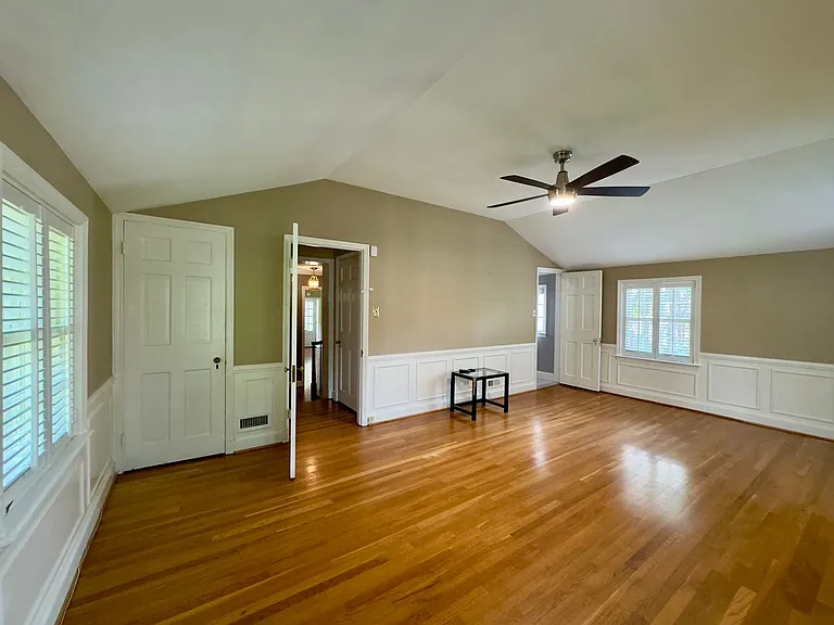 115 E Northern Pkwy — Photo 21