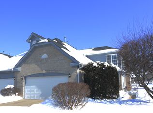 275 Benton Ln, Bloomingdale, IL 60108