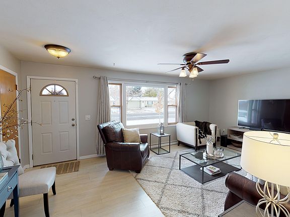 C 3203-N-Colorado-Ave-Living-Room (1).jpg