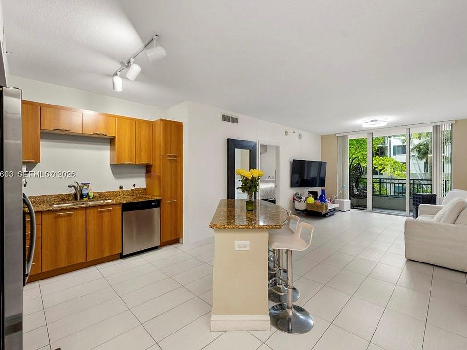 1st image of 510 NW 84th Ave APT 220