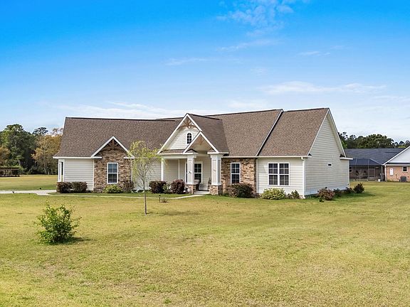 2nd image of 687 Tiger Paw Rd.