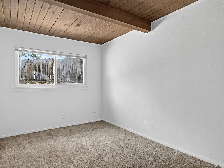 3100 Hacienda Dr — Photo 19