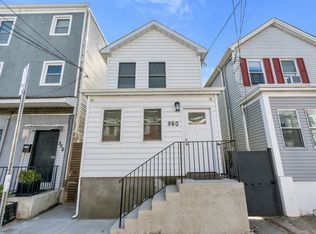 560 S 18th St, Newark, NJ 07103