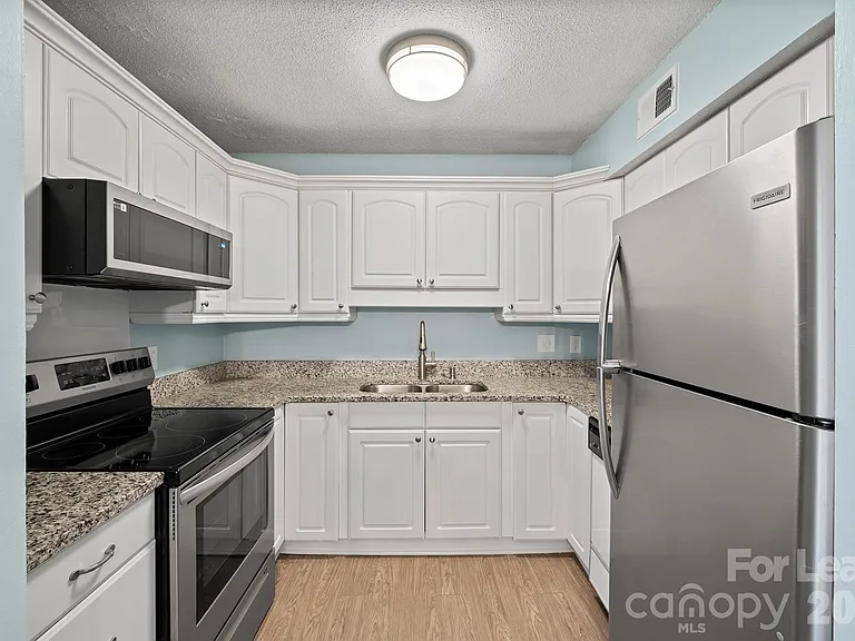 2630 Park Rd — Photo 10