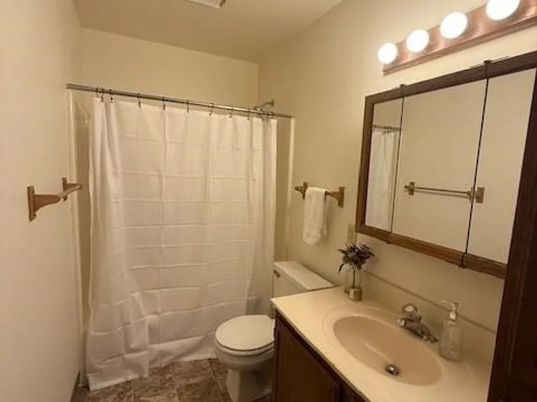 1627-1629 Rustic Dr — Photo 8