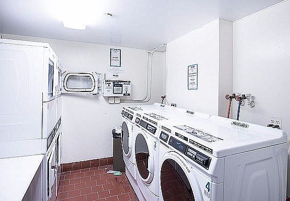 5th image of 221 E 33rd St APT 6c