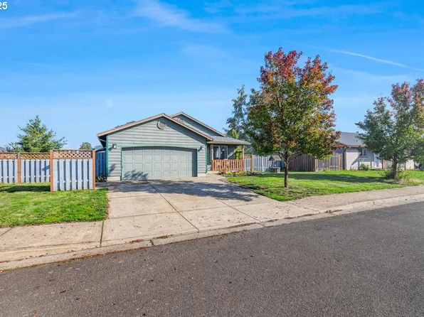 670 N 1st St, Carlton, OR 97111