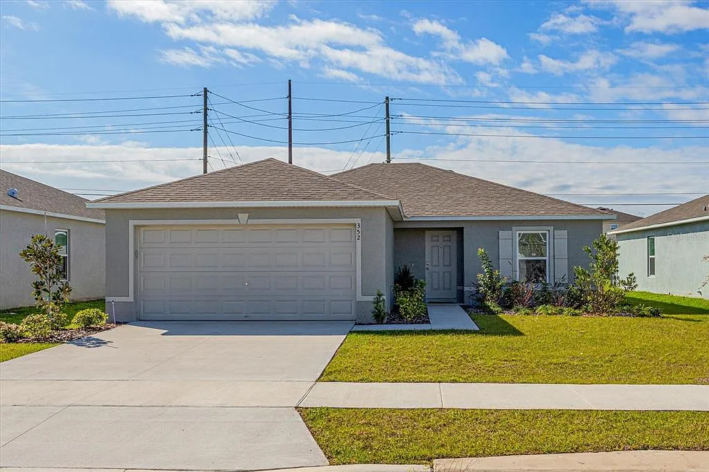 3 bed, 2.0 bath, 1250 sqft, $1,790 — Photo 1
