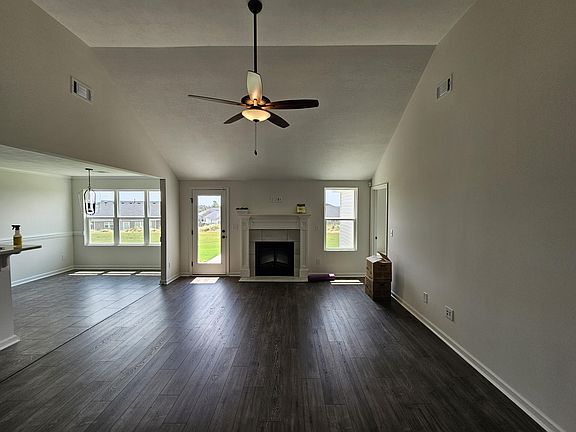 2nd image of 3123 Easton Drive